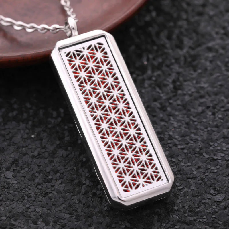 2025 New Glamour Aromatherapy Pendant Square Stainless Steel Necklace Essential oil Perfume Diffuser Locket Romantic Accessories